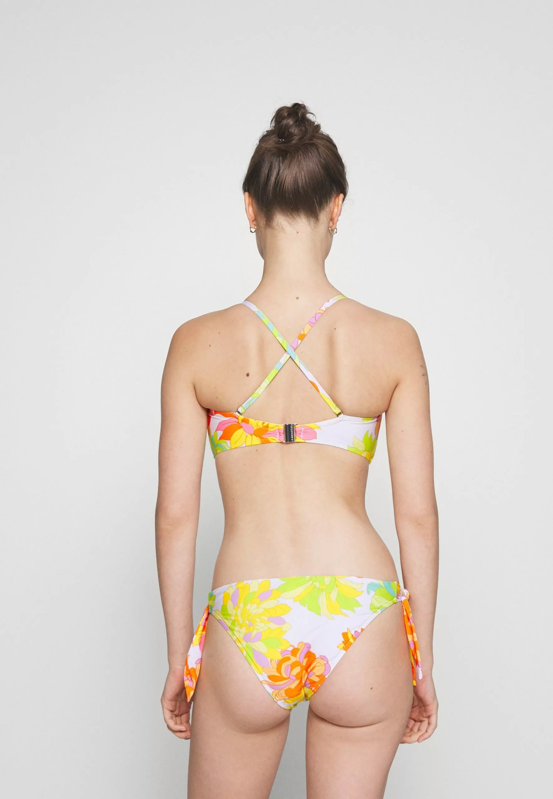 Seafolly Palm Springs Twisttie Front Bandeau - Bikini Top - Limelight 8 Seafolly Palm Springs Twisttie Front Bandeau - Bikini Top - Limelight - Image 6