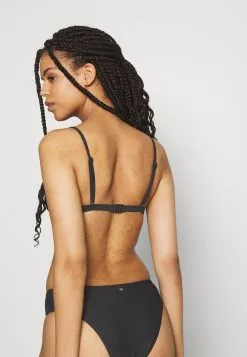 Seafolly Essentials Bralette - Bikini Top - Black 12 Seafolly Essentials Bralette - Bikini Top - Black -Seafolly Shop 97b3f56f603c42d0b49f369839637725