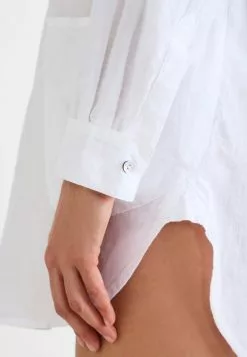 Seafolly Boyfriend Beach - Beach Accessory - White 11 Seafolly Boyfriend Beach - Beach Accessory - White -Seafolly Shop bd9125bef7924a6bbe8c2d1c9f2497f4