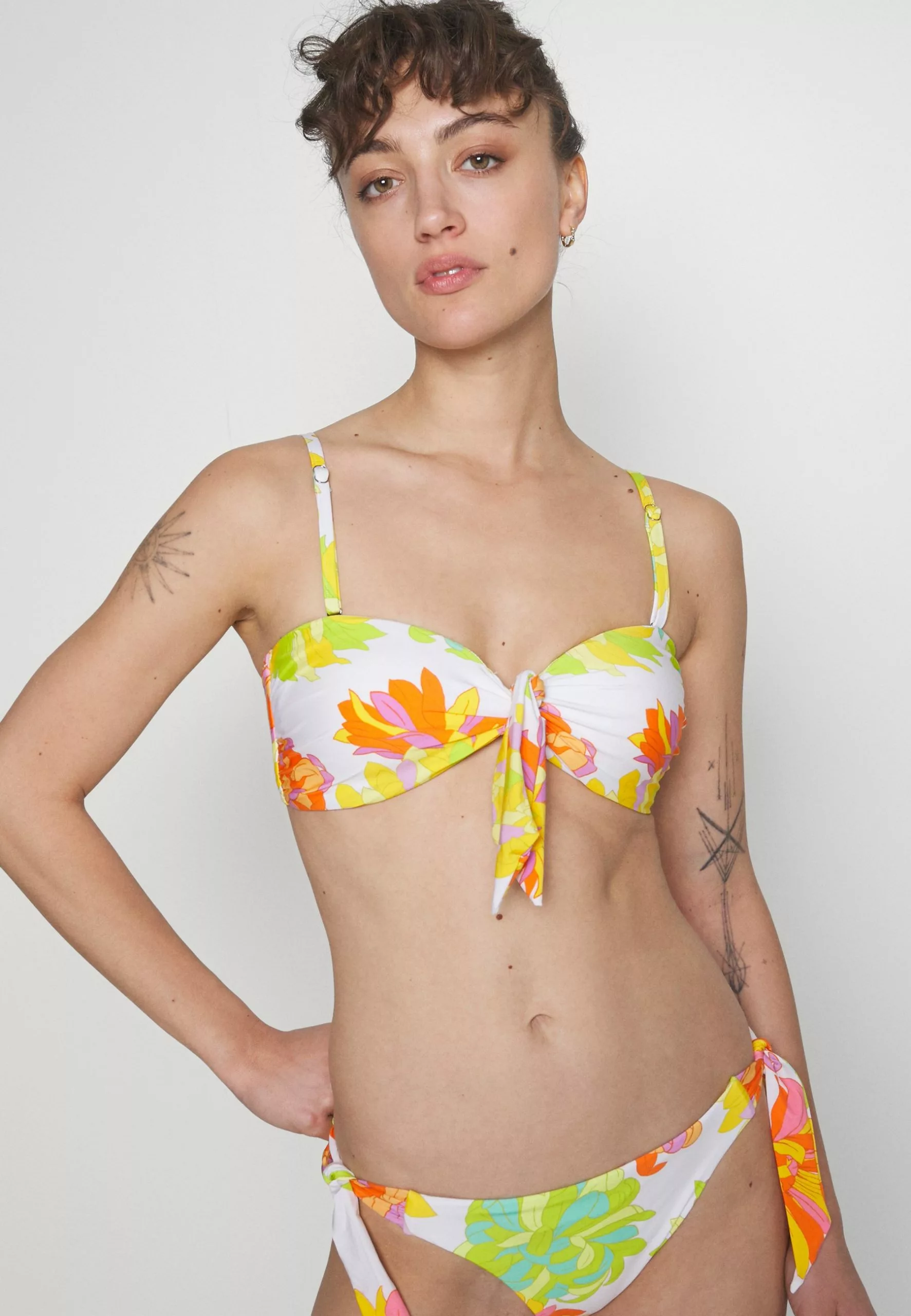 Seafolly Palm Springs Twisttie Front Bandeau - Bikini Top - Limelight 6 Seafolly Palm Springs Twisttie Front Bandeau - Bikini Top - Limelight - Image 4