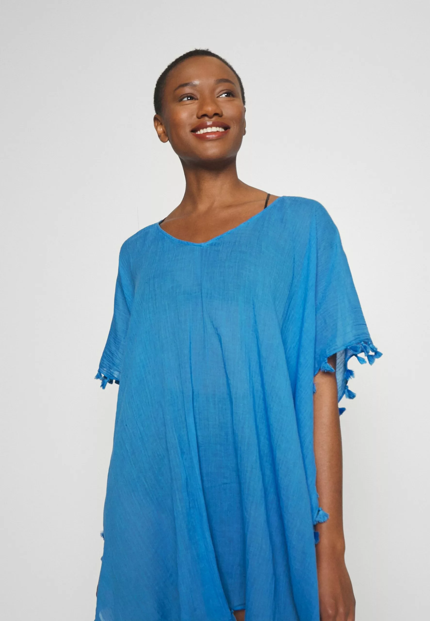 Seafolly Beach Edit Amnesia Kaftan - Beach Accessory - Azure 6 Seafolly Beach Edit Amnesia Kaftan - Beach Accessory - Azure - Image 4