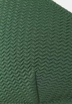 Seafolly Seadive - Bikini Top - Ivy 7 Seafolly Seadive - Bikini Top - Ivy -Seafolly Shop e0e03ffece6546bb99f201be008e7933