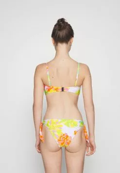 Seafolly Palm Springs Twisttie Front Bandeau - Bikini Top - Limelight 12 Seafolly Palm Springs Twisttie Front Bandeau - Bikini Top - Limelight -Seafolly Shop f868b0f70d914e7fb83b027f44aa7e29